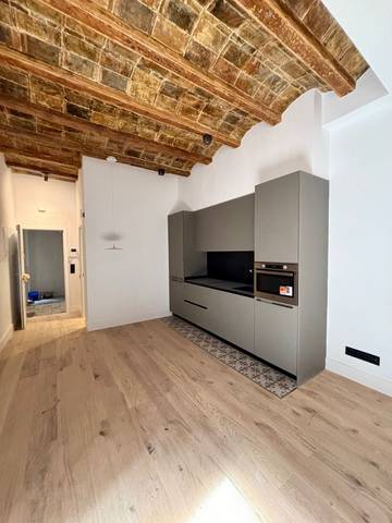 Piso en Venta en Avinyo en Barri Gòtic