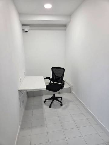 Oficina en Alquiler en Calle del Castillo, 34 en Centro
