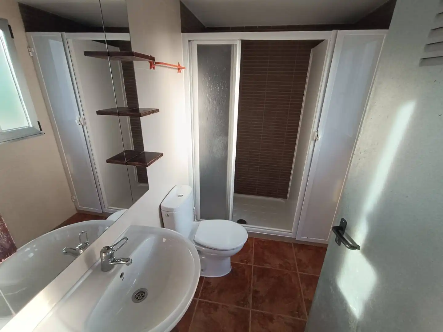 Badezimmer von Wohnung zum Verkauf in Touro mit Privatgarten, Terrasse und Abstellraum