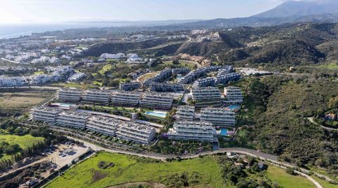 Modernos apartamentos y áticos de 2 y 3 dormitorios en La Resina, Estepona, con amplias terrazas, exclusivas zonas comunes, spa, e, imatge 5