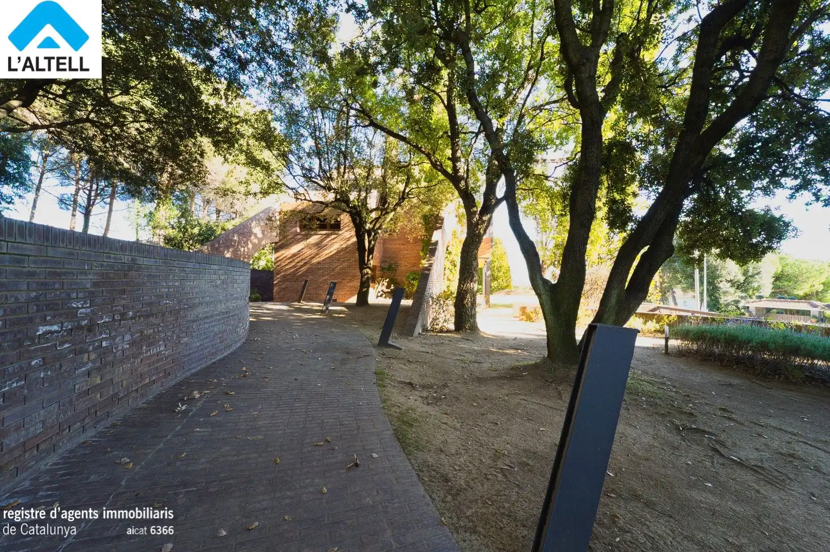 Vista exterior de Casa o xalet en venda en L'Ametlla del Vallès amb Aire condicionat, Calefacció i Jardí privat