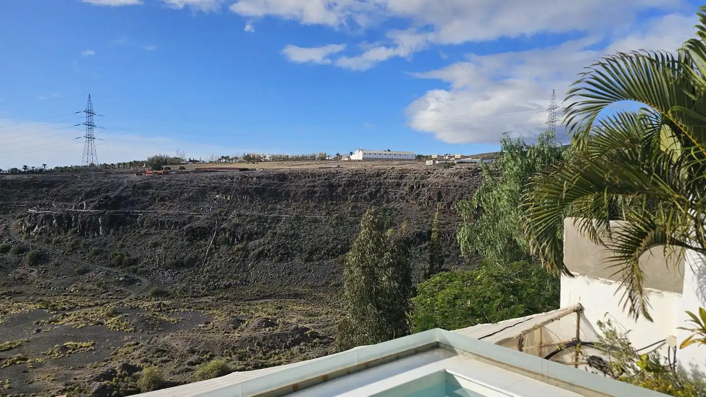Vista exterior de Casa o xalet en venda en Santa Lucía de Tirajana amb Jardí privat, Terrassa i Piscina