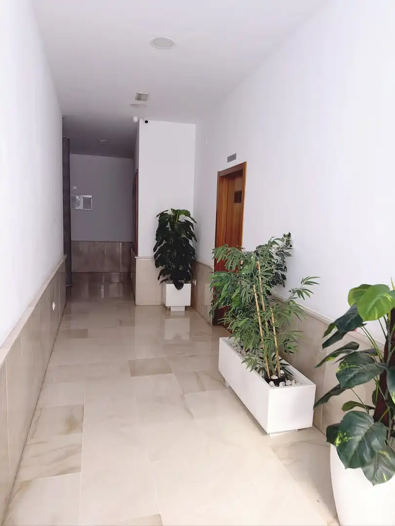 Piso con ascensor en venta en Entrenúcleos, imagen 30