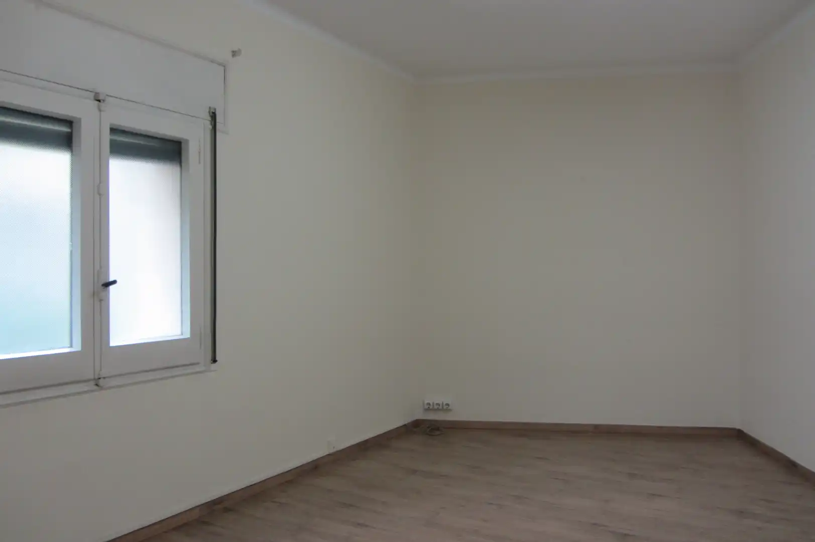 Bedroom of Office for rent in Girona  with Air Conditioner and Storage room