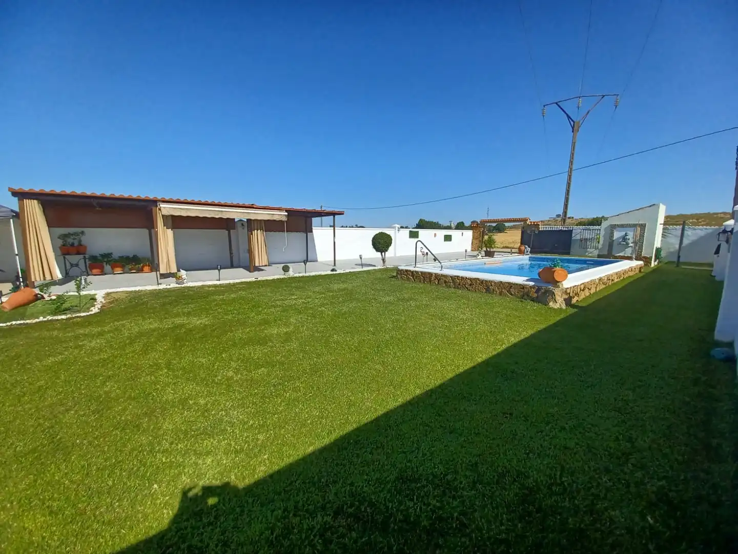 Piscina de Casa o xalet en venda en Villanueva de la Serena amb Aire condicionat, Jardí privat i Traster