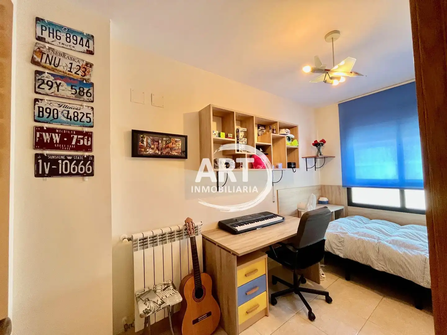 Schlafzimmer von Einfamilien-Reihenhaus zum Verkauf in San Antonio de Benagéber mit Klimaanlage, Heizung und Terrasse