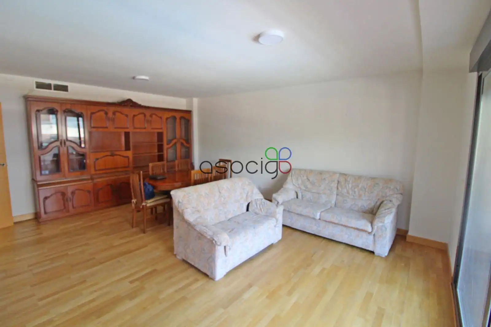 Sala de estar de Piso en venta en Yebes con Calefacción, Trastero y Piscina