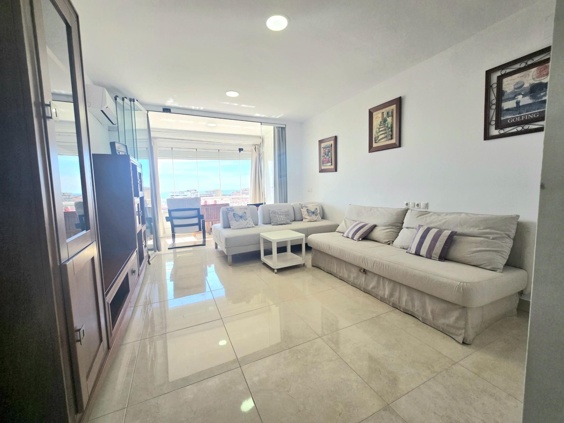 Living room of Study for sale in Torremolinos  with Air Conditioner, Terrace and Community pool