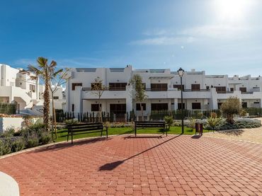 Appartement compact avec jardin à vendre à San Juan de los Terreros