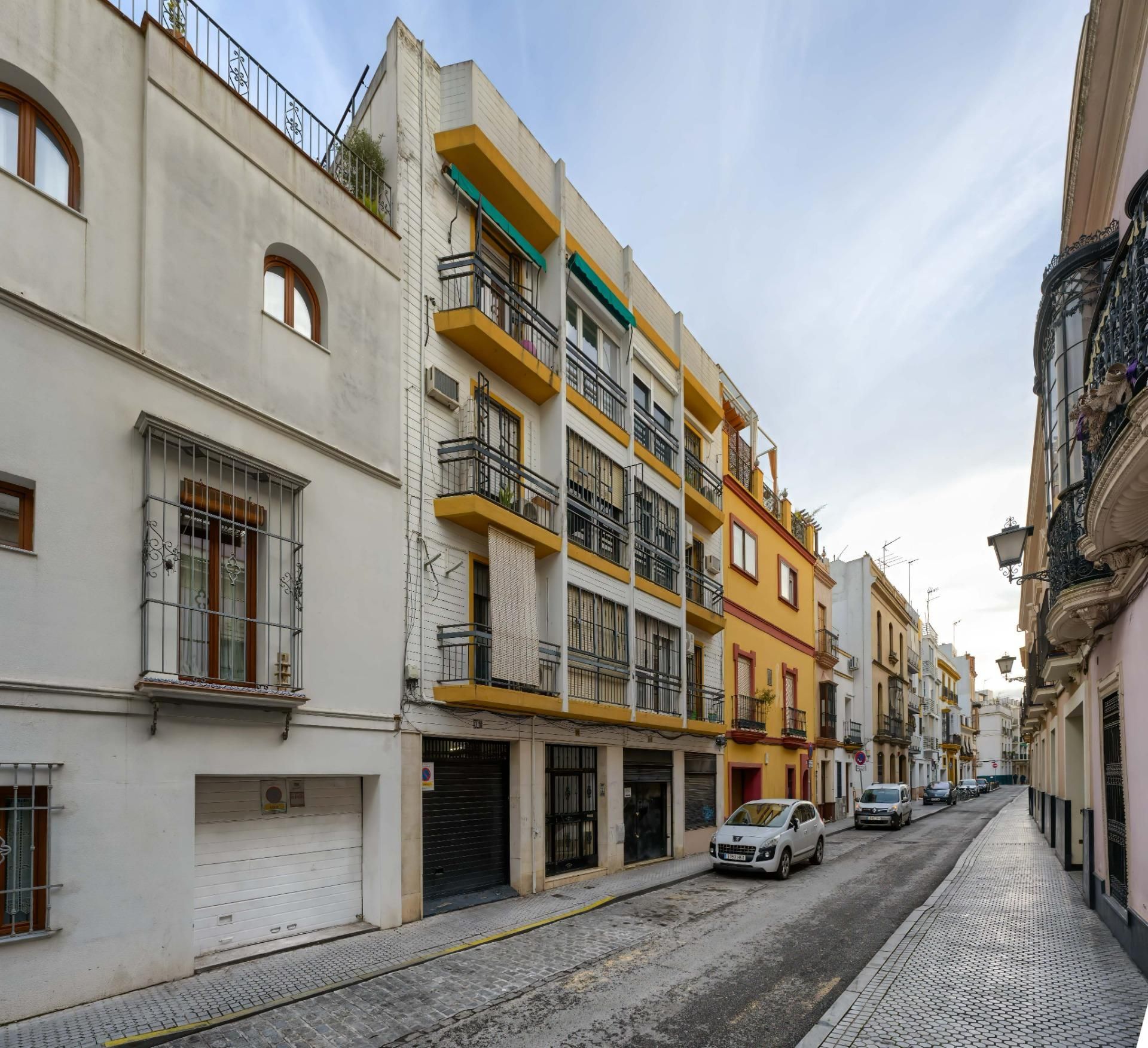 Vista exterior de Casa o xalet en venda en  Sevilla Capital amb Aire condicionat