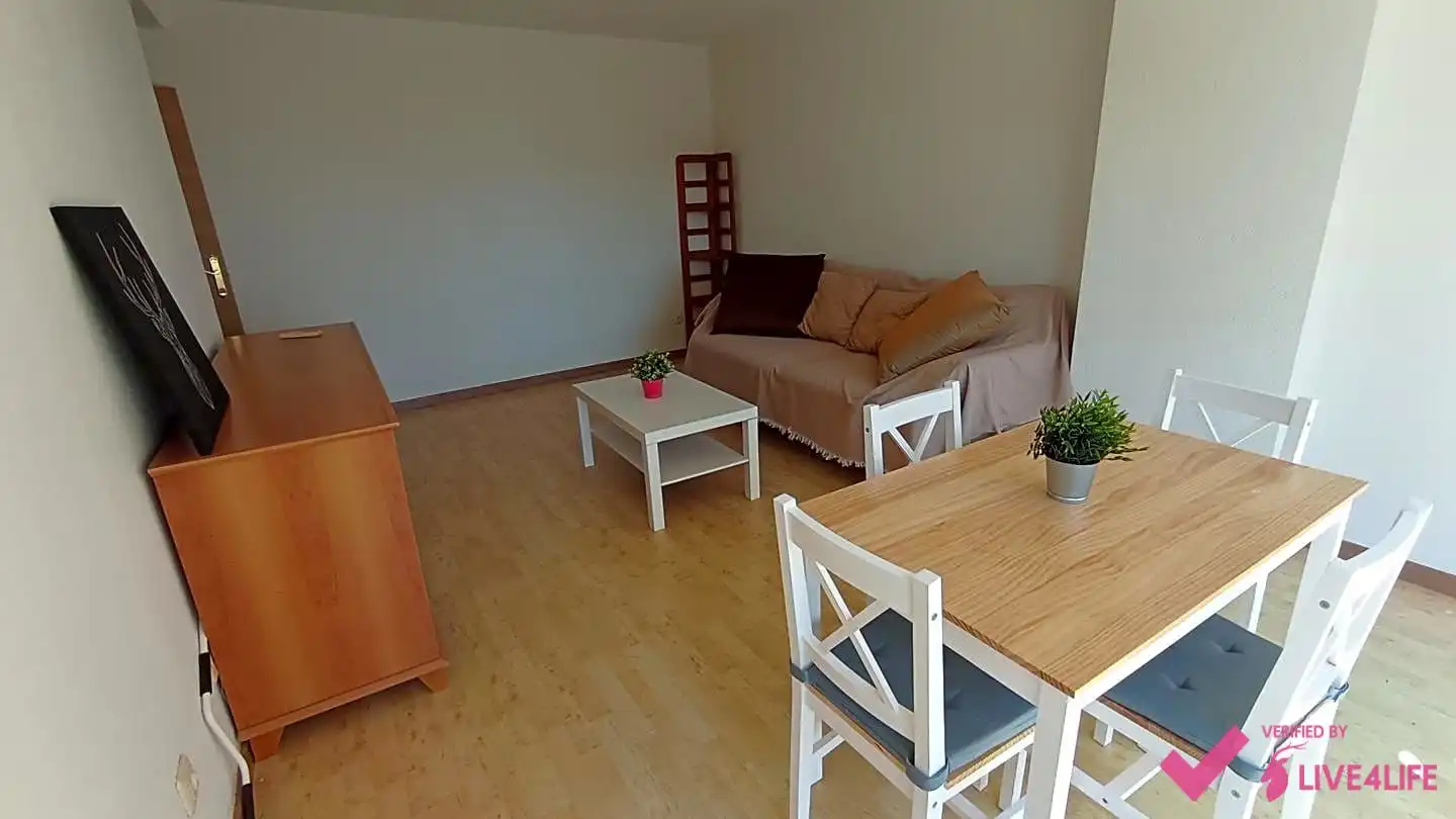 Pis de lloguer a Plaça de José María Orense, La Carrasca