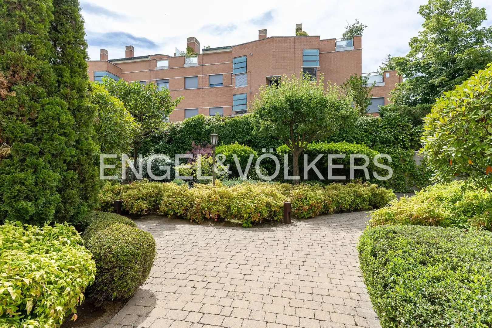 Terrassa de Apartament de lloguer en Madrid amb Aire condicionat, Calefacció i Jardí privat