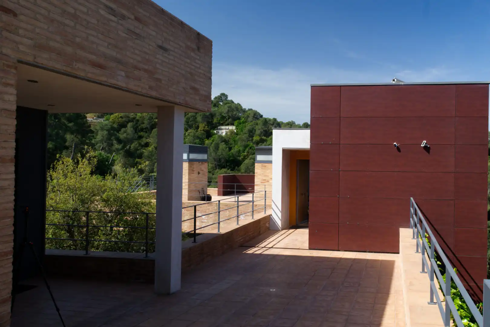 Außenansicht von Haus oder Chalet zum Verkauf in Sant Cugat del Vallès mit Klimaanlage, Heizung und Privatgarten