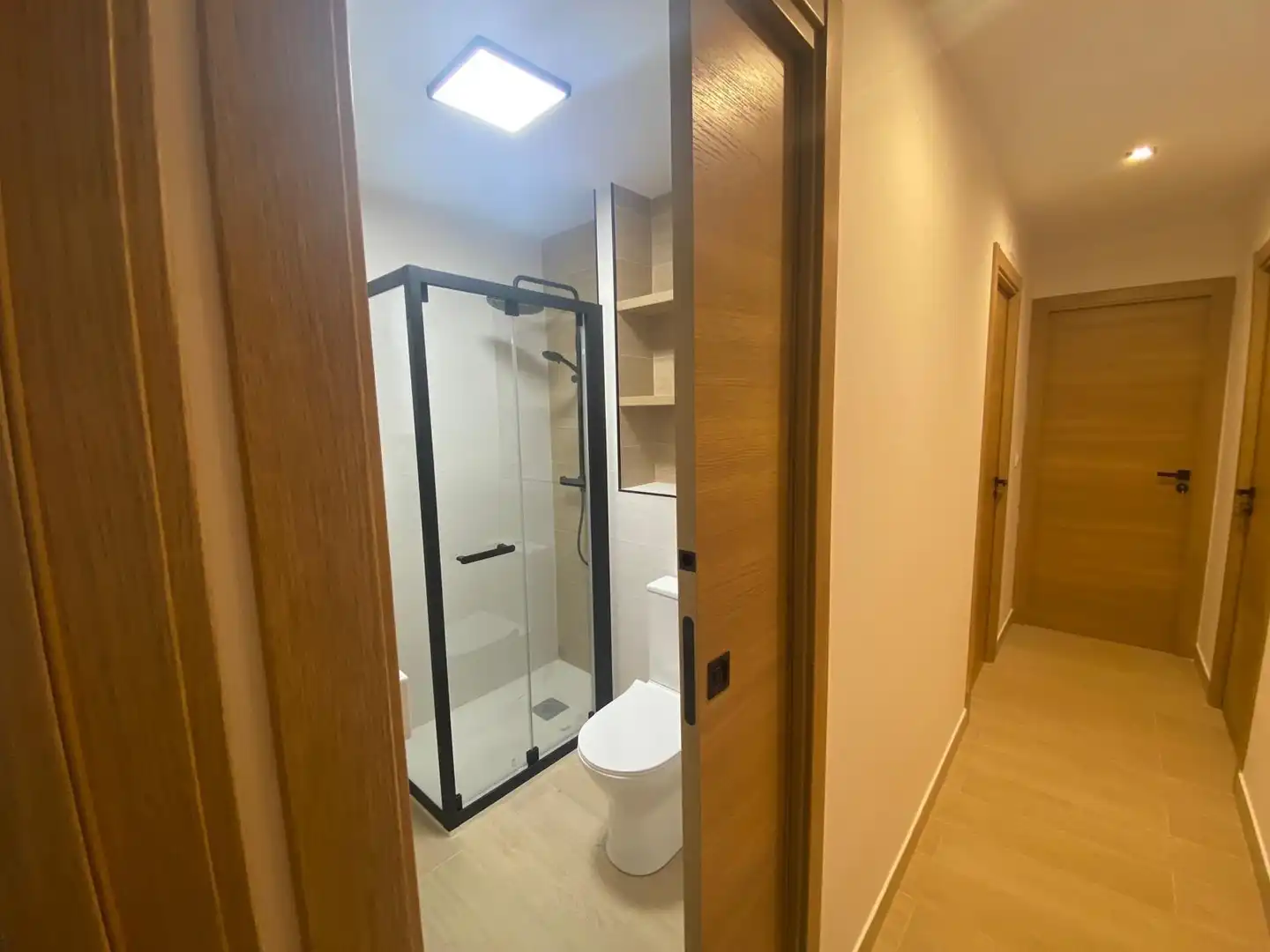 Bathroom of Flat for share in Badajoz  with Air Conditioner and Furnished