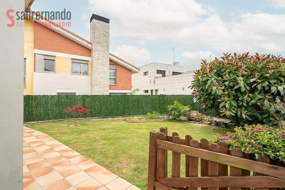Jardí de Casa o xalet en venda en Piélagos amb Calefacció, Jardí privat i Traster