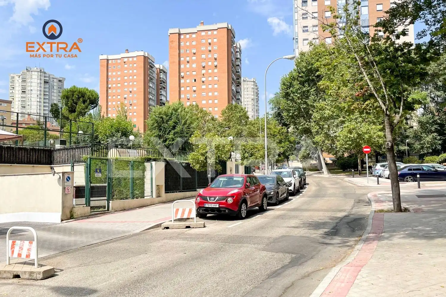 Außenansicht von Garage zum Verkauf in Madrid