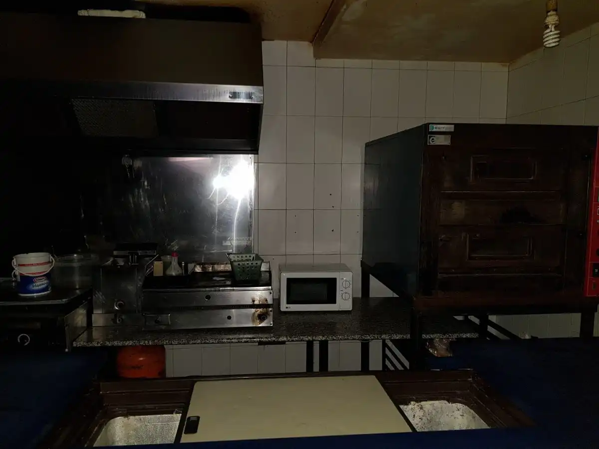 Cocina de Local en venta en Ponferrada con Aire acondicionado