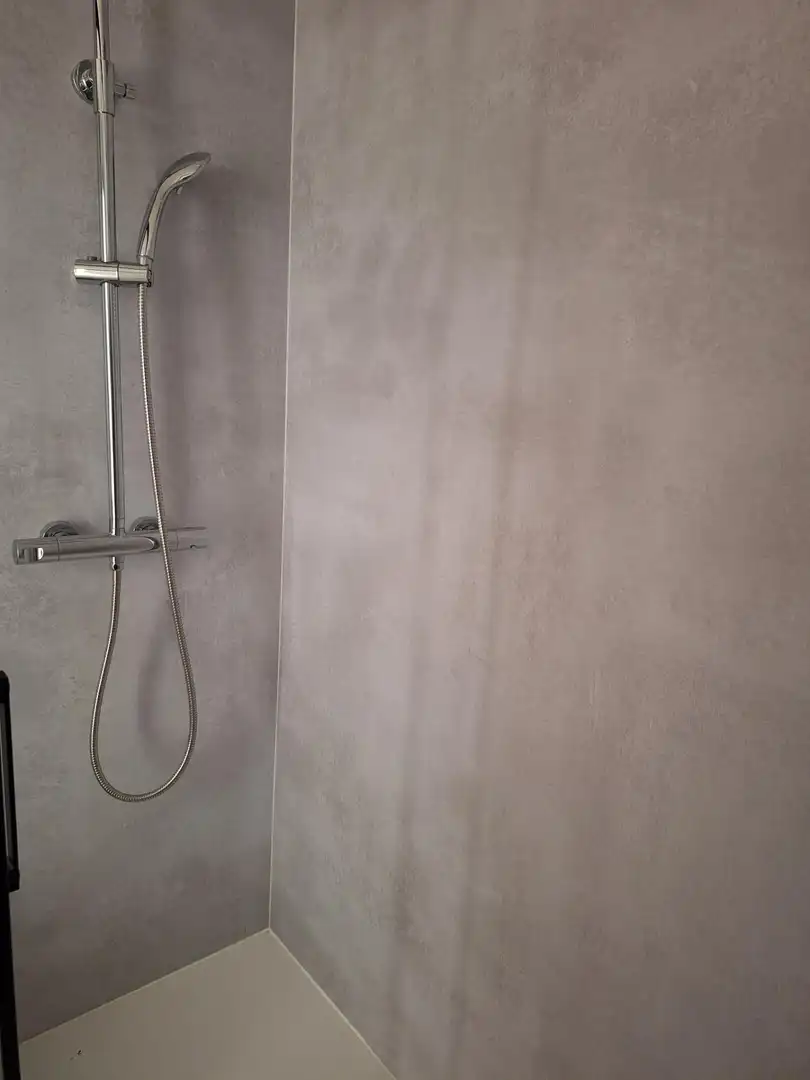 Baño de Apartamento de alquiler en Alcalá de Henares con Aire acondicionado, Calefacción y Jardín privado