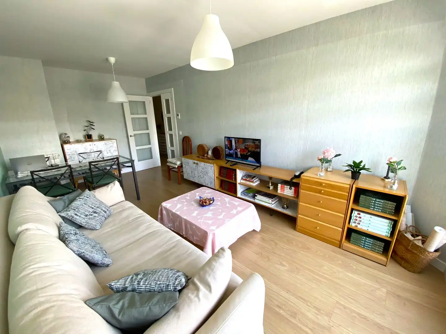 Living room of Flat for sale in Castro-Urdiales  with Heating, Private garden and Parquet flooring