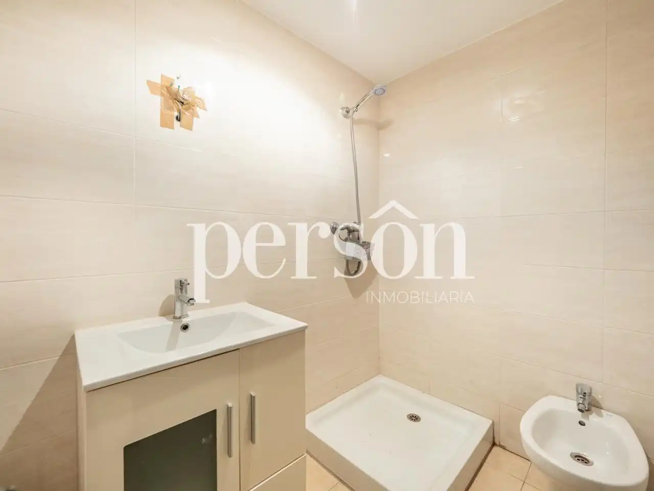 Habitación de Oficina de alquiler en Valencia con Aire acondicionado y Calefacción