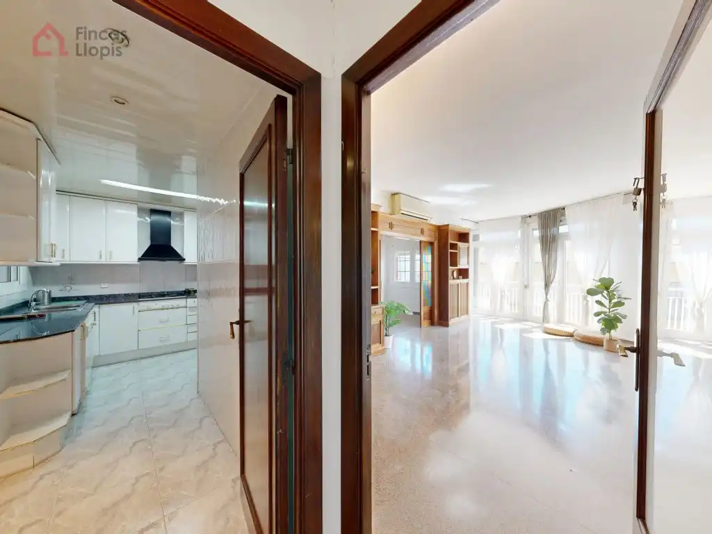 Piso en venta en Barcelona con Balcón