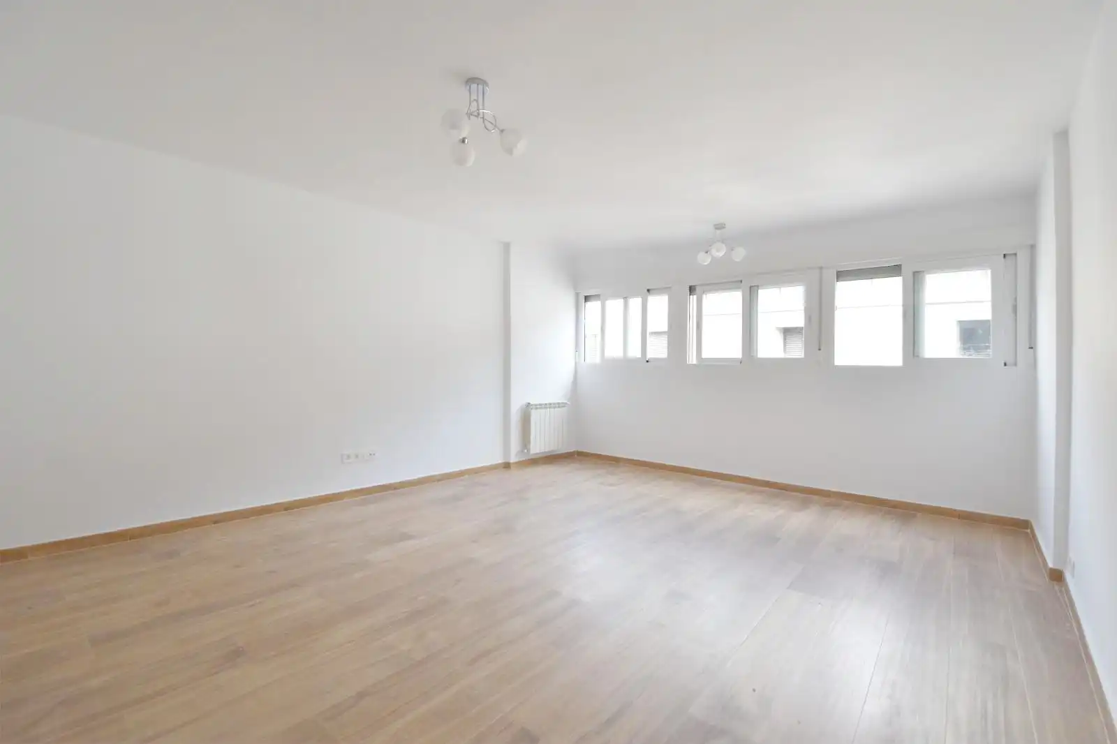 Wohnzimmer von Wohnung zum Verkauf in Pinto mit Heizung