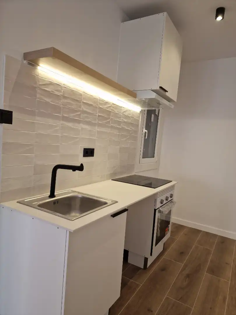 Cuina de Local en venda en Barcelona amb Alarma