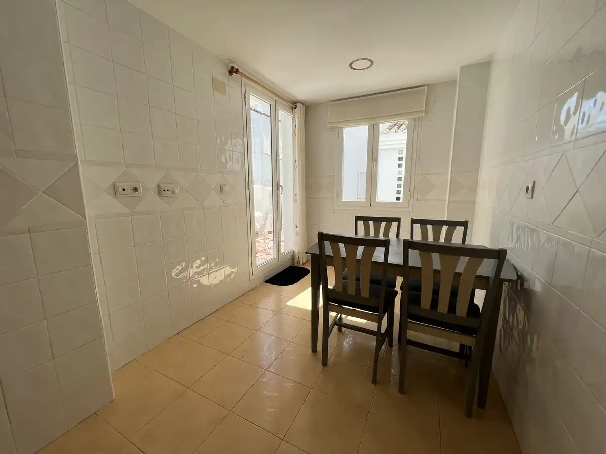 Comedor de Piso en venta en Marbella con Terraza, Trastero y Amueblado