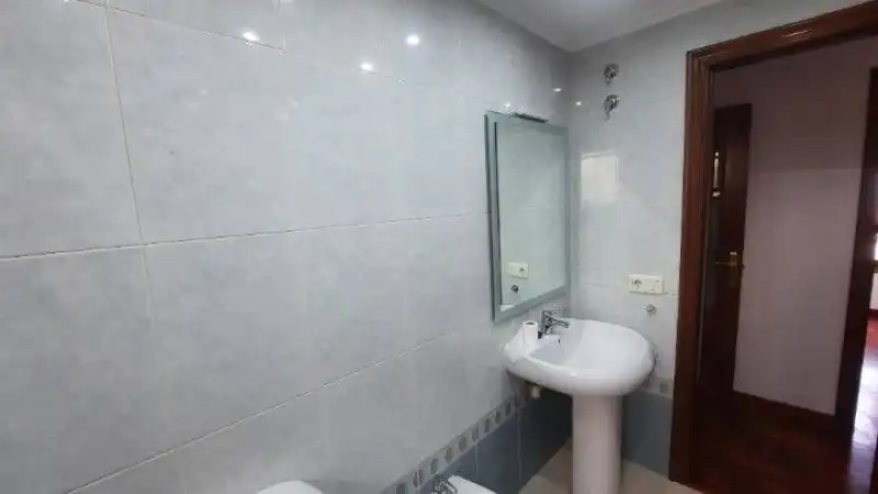 Badezimmer von Wohnung zum Verkauf in Alcabre