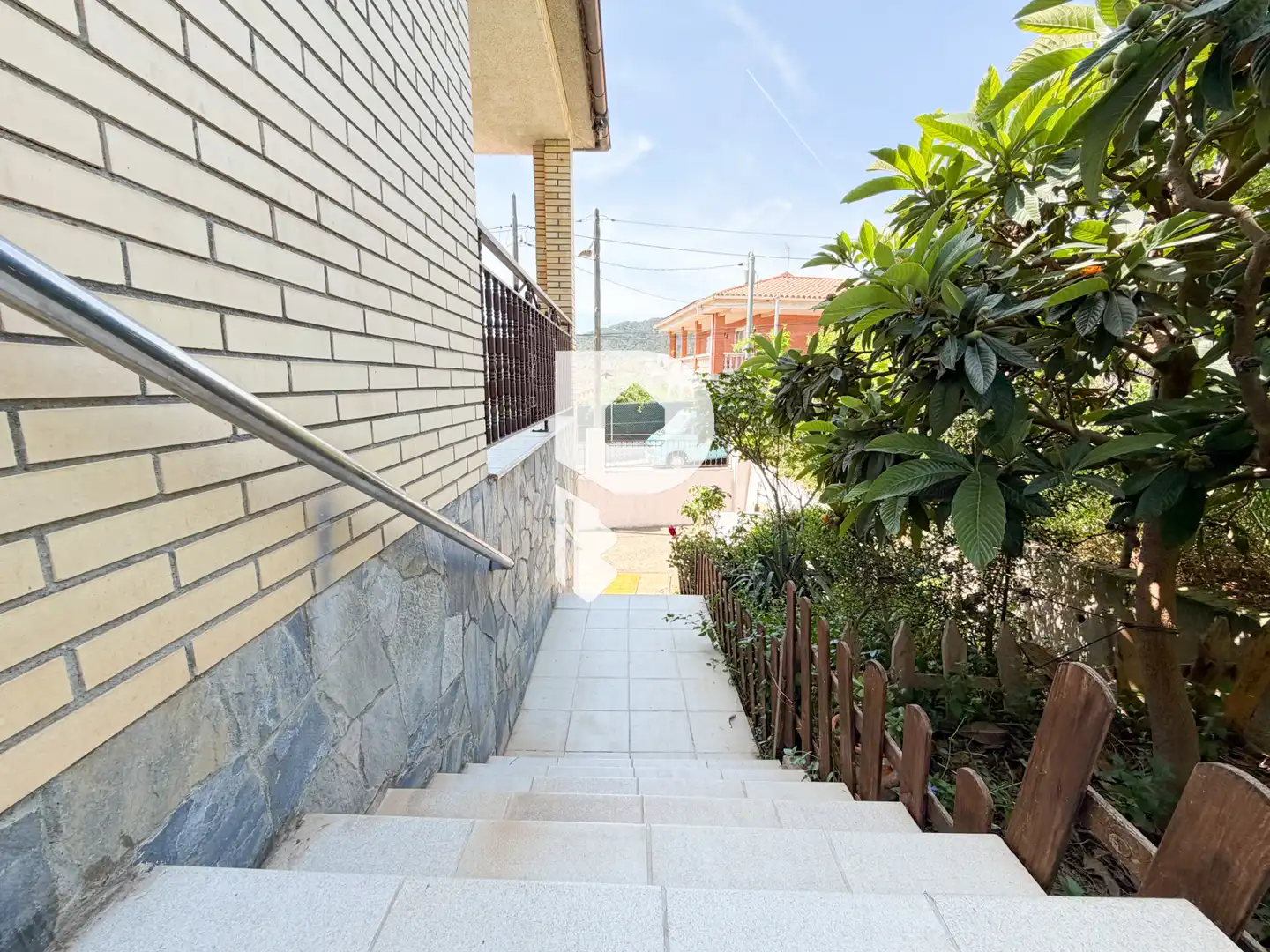 Außenansicht von Haus oder Chalet zum Verkauf in Sant Vicenç Dels Horts mit Klimaanlage, Heizung und Privatgarten