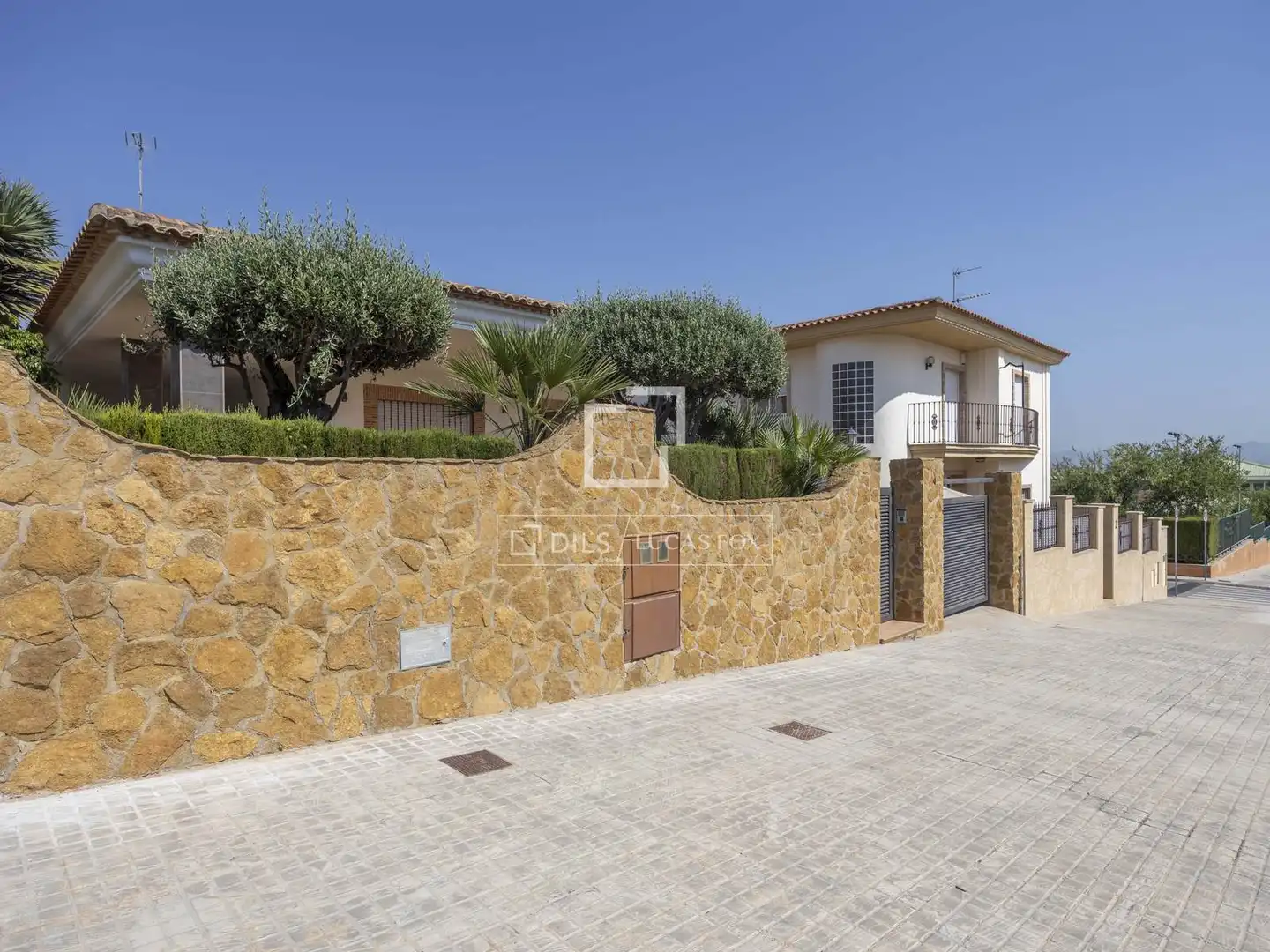 Vista exterior de Casa o xalet en venda en Riba-roja de Túria amb Aire condicionat, Calefacció i Terrassa