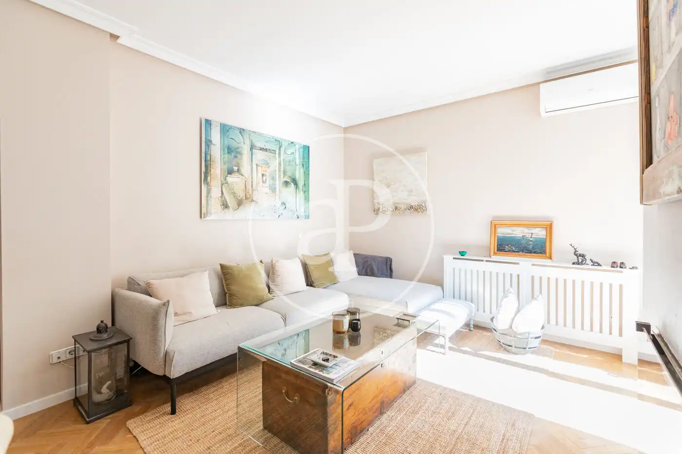 Sala de estar de Casa adosada en venta en Madrid con Aire acondicionado, Calefacción y Jardín privado
