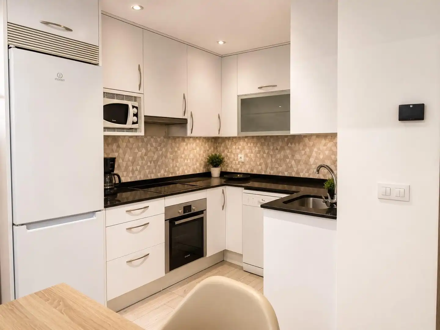 Cuina de Apartament en venda en Madrid amb Aire condicionat, Calefacció i Moblat