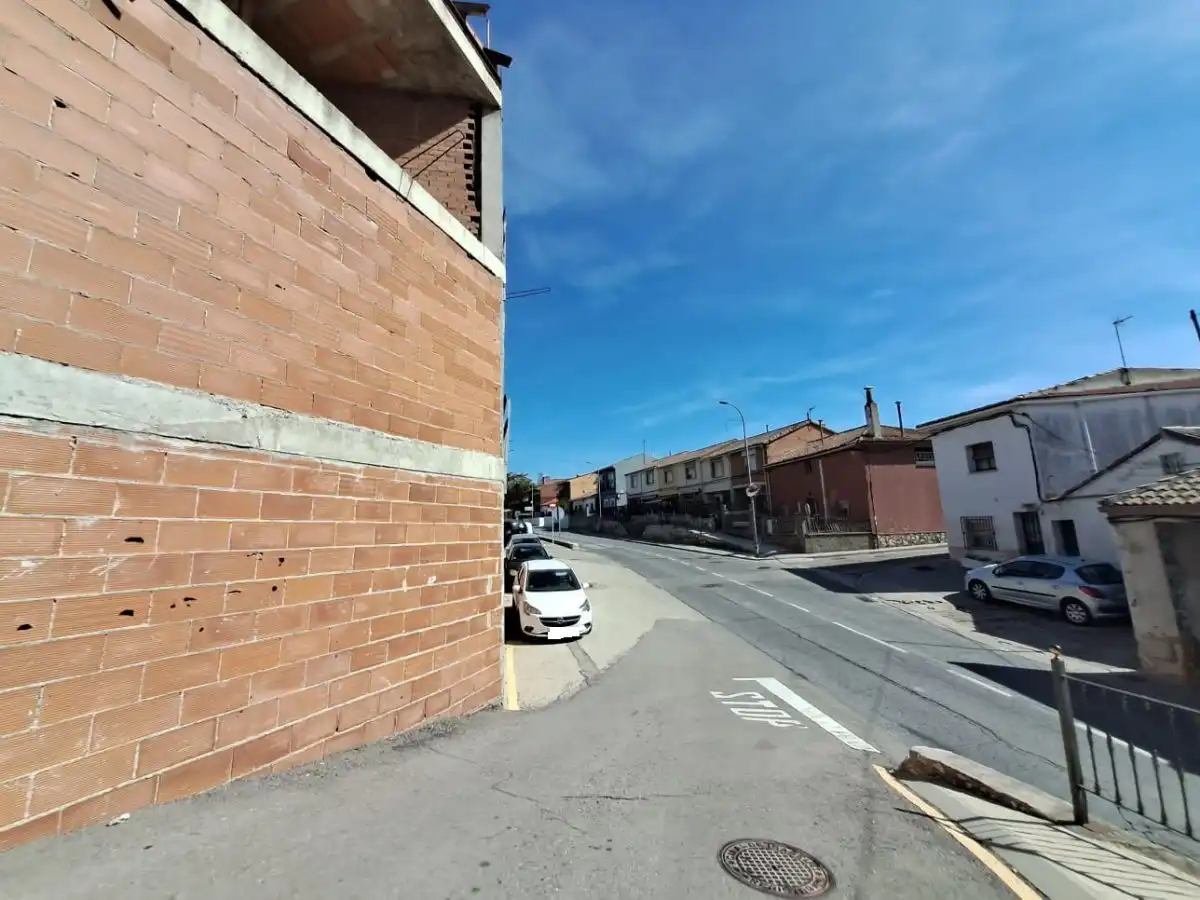 Vista exterior de Edificio en venta en Los Santos de la Humosa