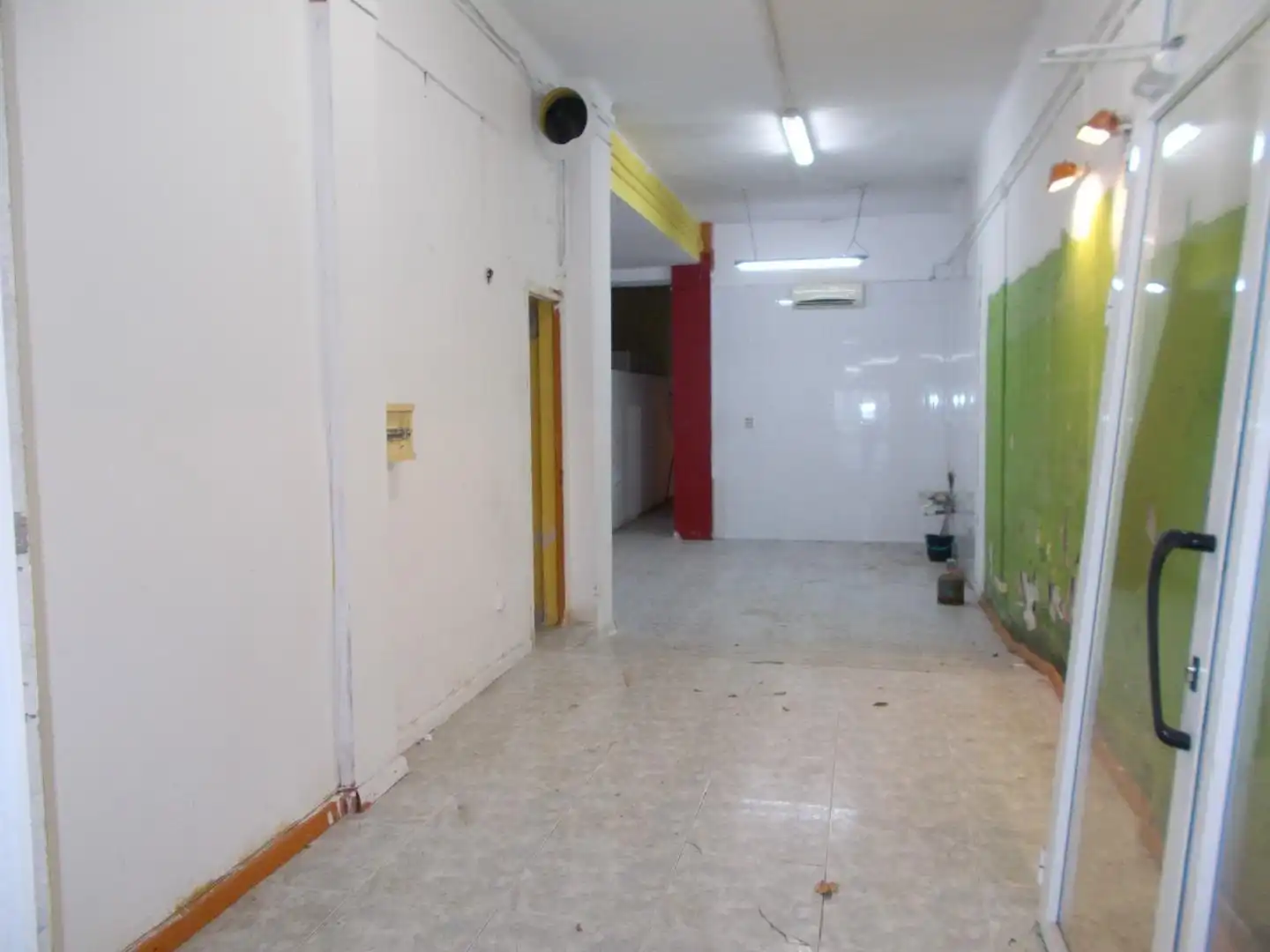 Locale commerciale in affitto a Calle Born, imagen 4