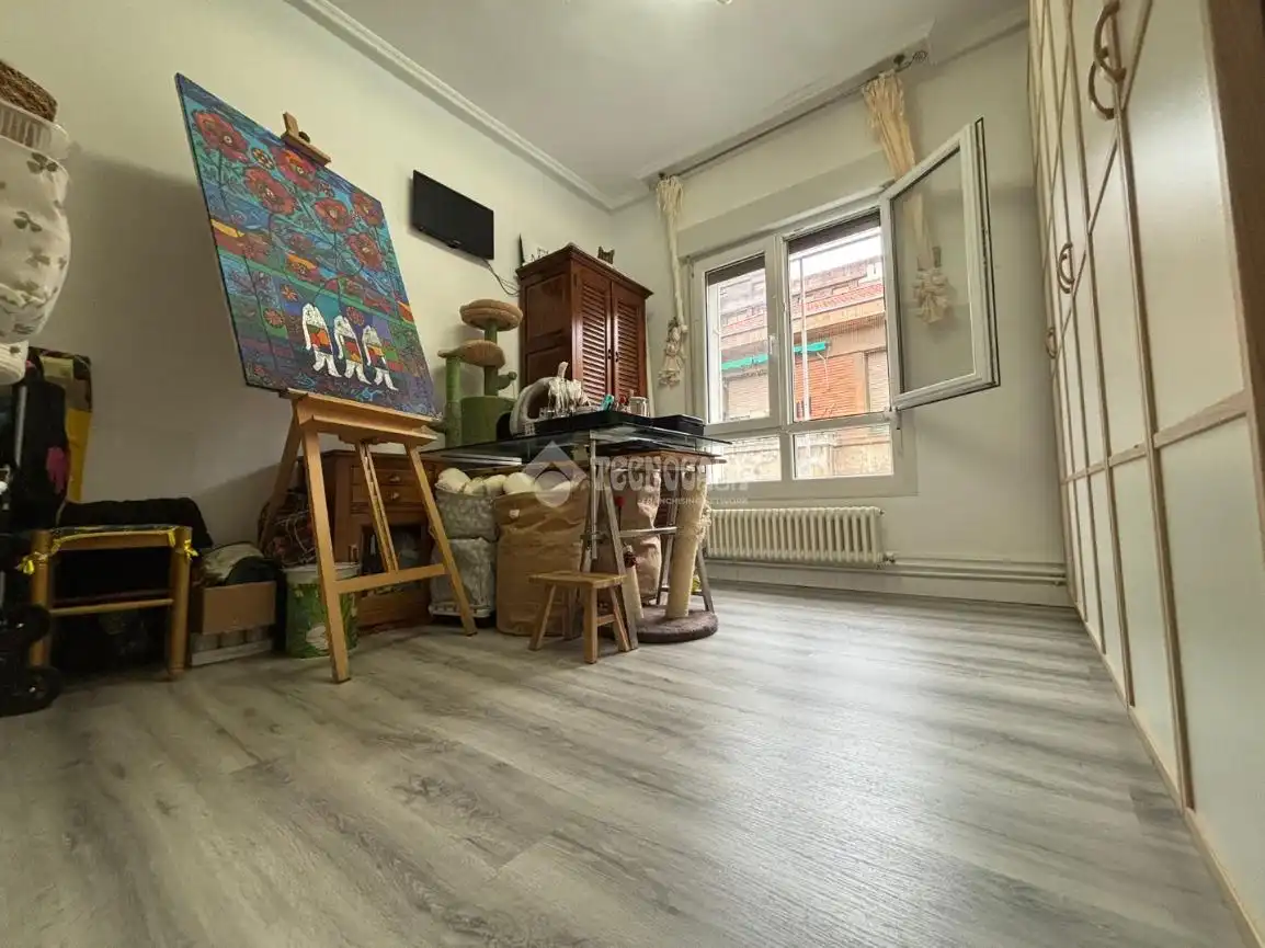 Vista exterior de Piso en venta en Bilbao  con Calefacción