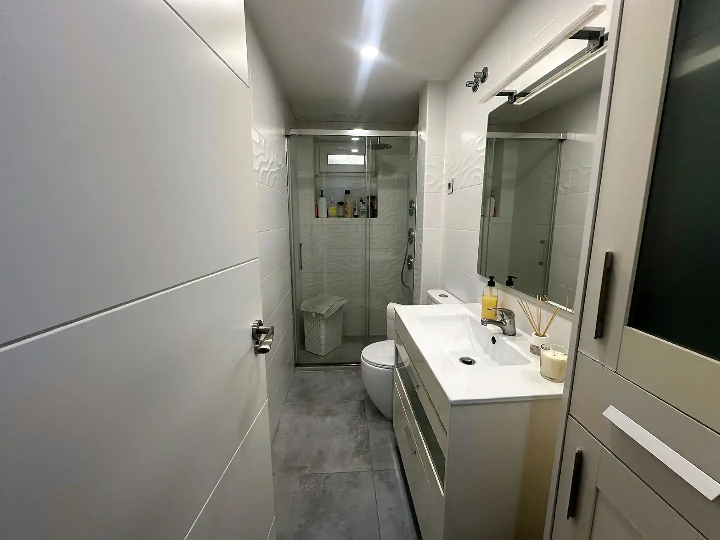 Badezimmer von Wohnung zum Verkauf in Fuenlabrada mit Klimaanlage, Heizung und Abstellraum