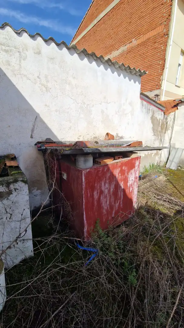 Vista exterior de Casa o xalet en venda en León Capital  amb Terrassa i Traster