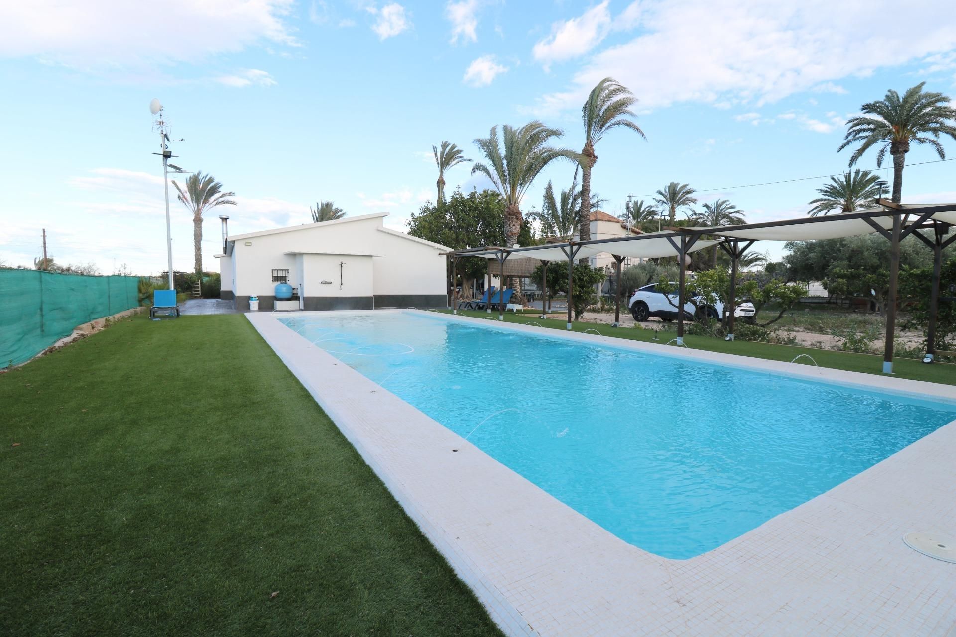 Piscina de Casa o xalet en venda en Elche / Elx amb Aire condicionat, Calefacció i Jardí privat