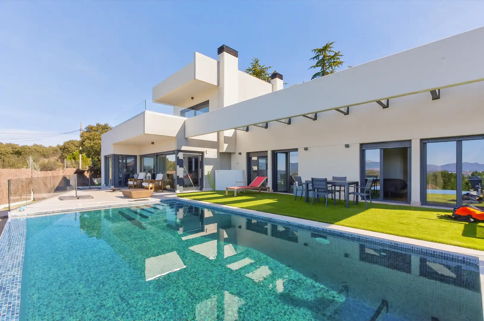 Detached house with terrace for sale in La Berzosilla