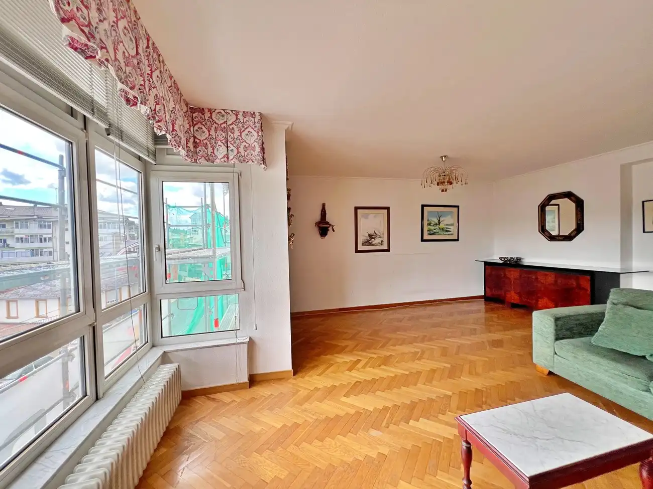 Sala de estar de Dúplex en venta en Lugo Capital con Calefacción, Jardín privado y Parquet