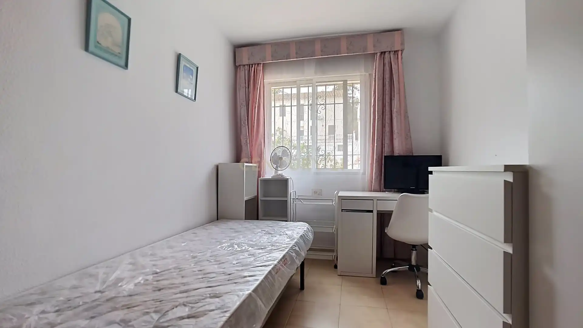 Casa adosada en venta en Av. las Palmeras, Benalmádena, Spain, -1, Parque de la Paloma