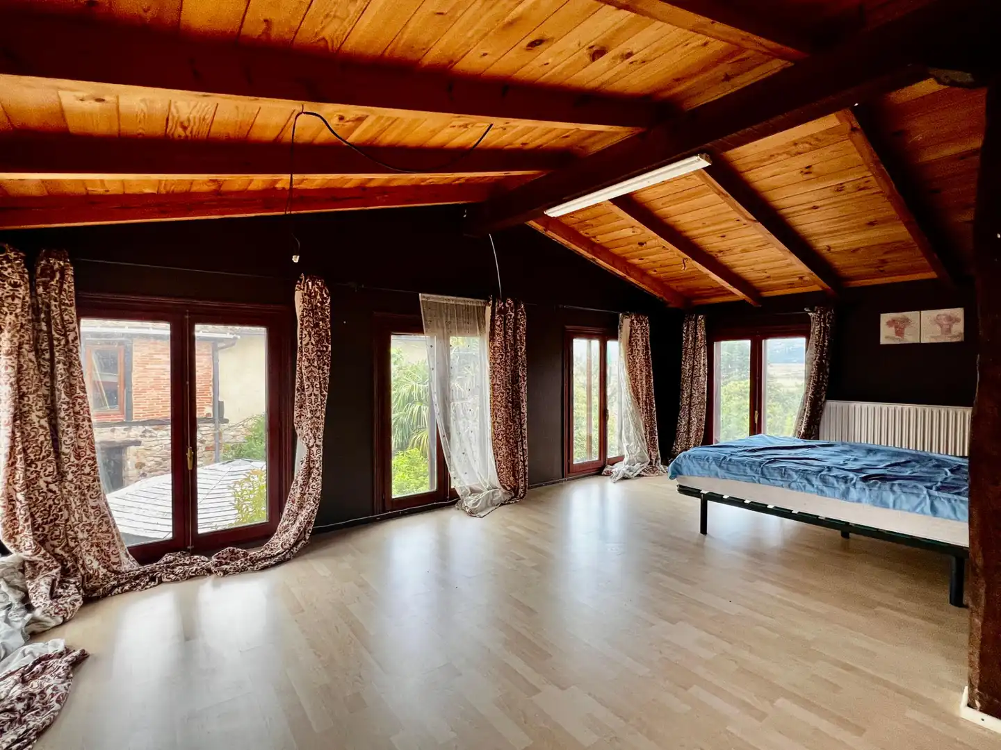 Habitación de Edificio en venta en Valle de Valdelucio