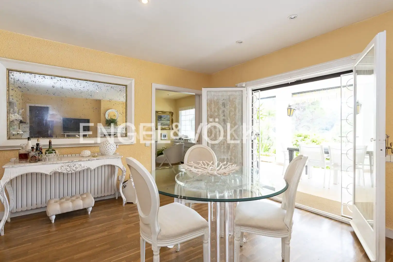 Comedor de Casa o chalet en venta en Sant Cugat del Vallès con Aire acondicionado, Calefacción y Jardín privado