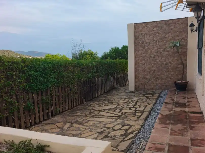 Houses for rent in Viñuela, Málaga