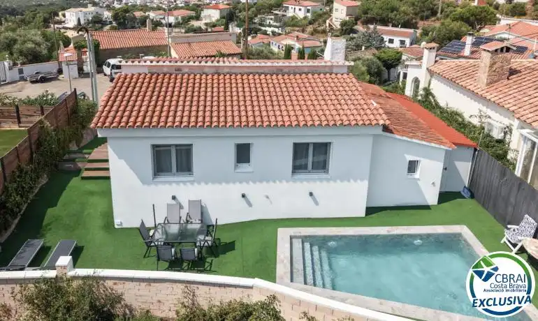 Haus mit Pool zum Verkauf in Carrer Còrdova