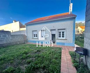 Exterior view of House or chalet for sale in A Illa de Arousa   with Terrace