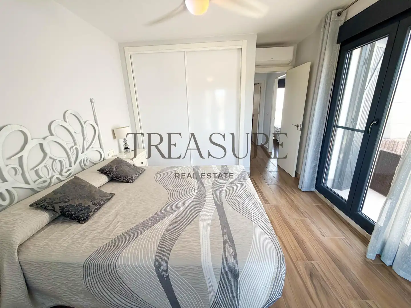 Habitación de Casa o chalet en venta en Pilar de la Horadada con Calefacción, Jardín privado y Terraza