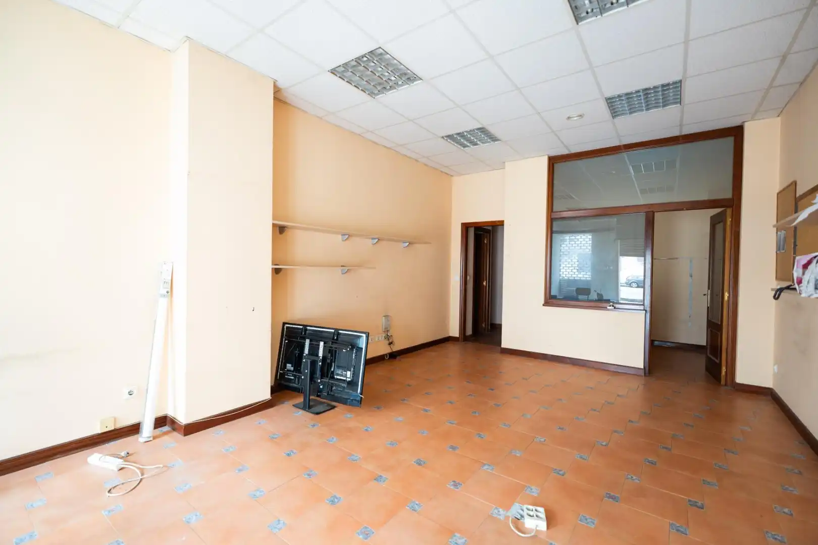 Local comercial en venta en Plaza de los Valles 9, imagen 3