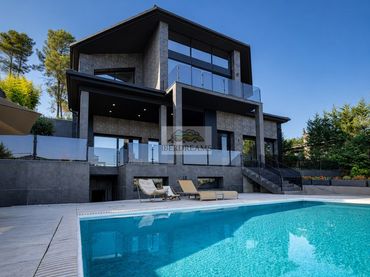 Villa avec piscine à vendre à Calle Can Llobet 16